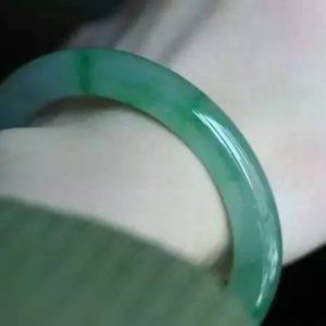 Lady's Emerald Bracelet